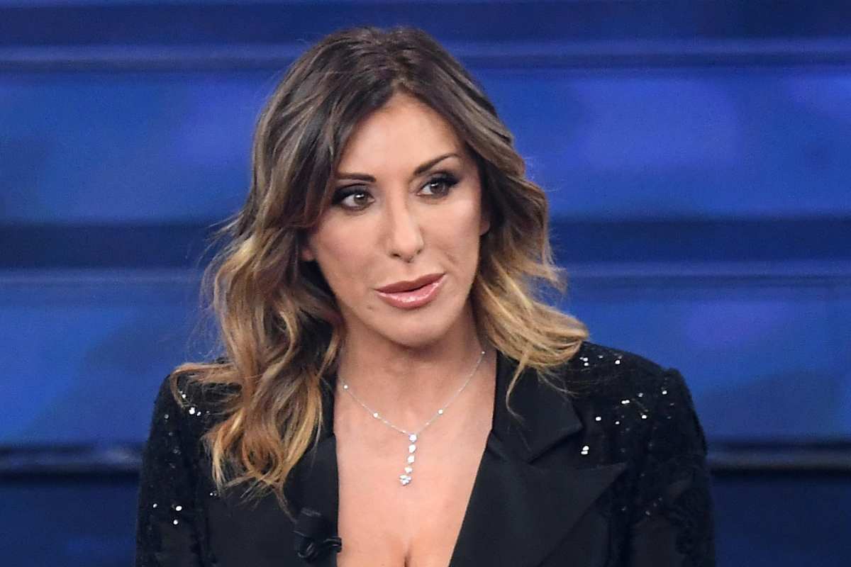 Sabrina Salerno scollatura irresistibile Instagram